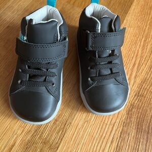 Ten Little Mid Top Sneakers size 6.5